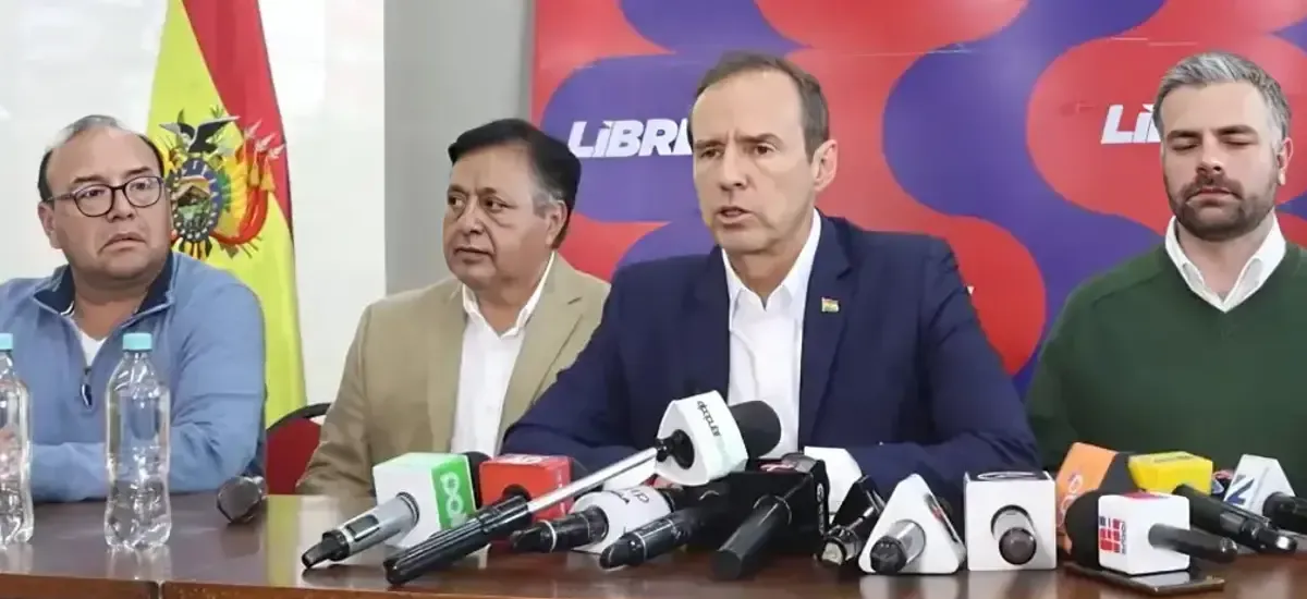 Libre responde a Paz: “Se puede ganar una elección sin alianzas, pero no se puede gobernar sin acuerdos políticos”