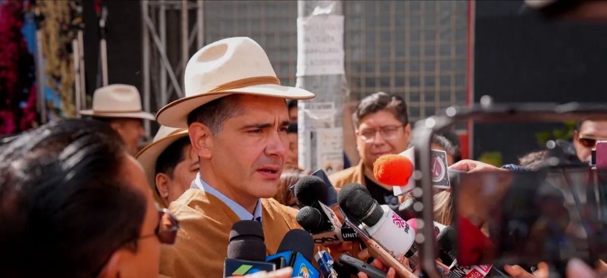 Ministro Justiniano pedirá plan de abastecimiento para garantizar carburantes a productores