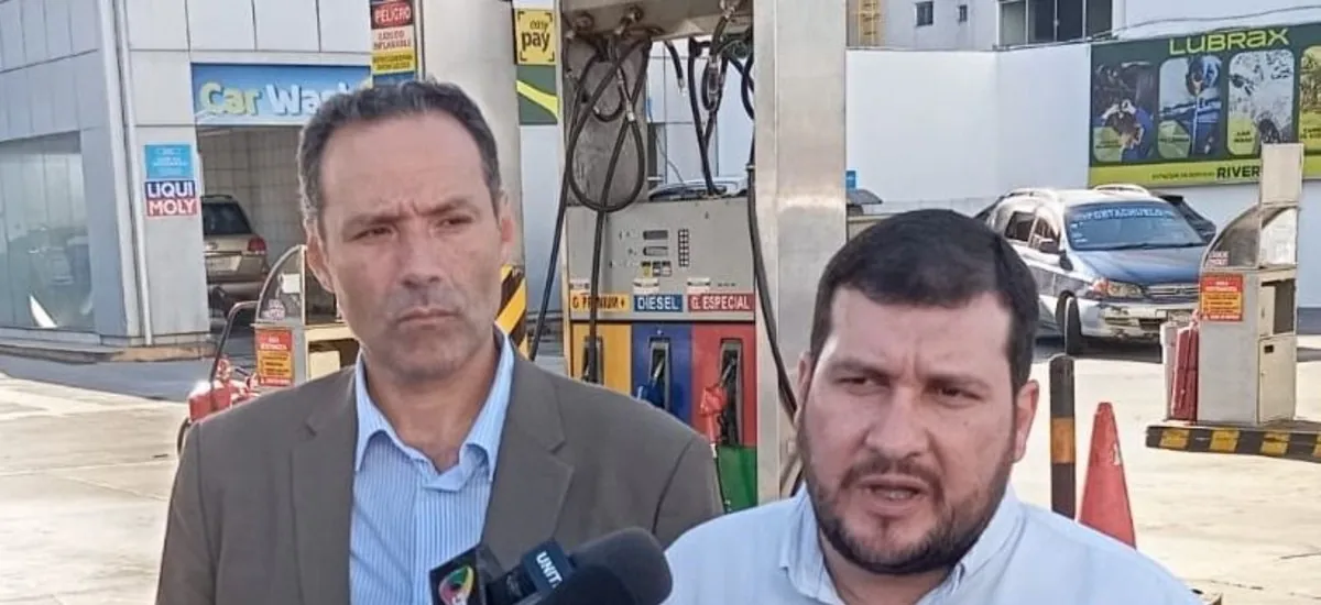Cívicos cruceños convocan al presidente de YPFB para que explique el desabastecimiento de combustible