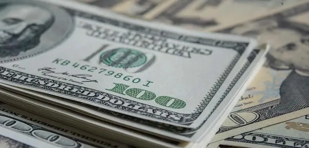 El dólar de la calle se cotiza más bajo que el oficial en Santa Cruz
