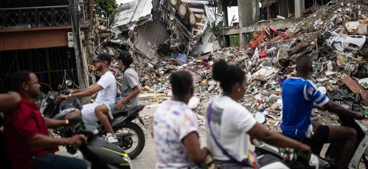 Colombia busca desaparecidos y pide a EEUU suspender aranceles tras devastador terremoto