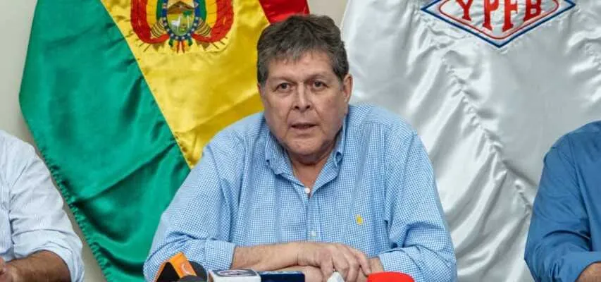 “No me gusta especular”: Ministro Blanco evita dar fecha para normalizar el abastecimiento de combustible