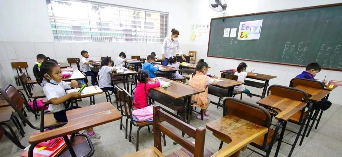 Gobierno prevé ampliación de una semana del calendario escolar por el conflicto de 53 días