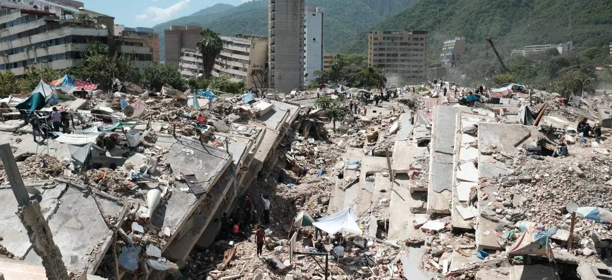 Suben a 3.685 los muertos por los terremotos en Venezuela