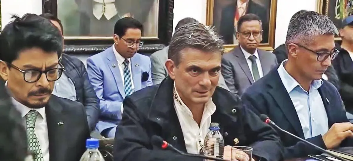 Paz llega a la Casa de la Libertad y se instala la reunión con los gobernadores por el modelo 50-50