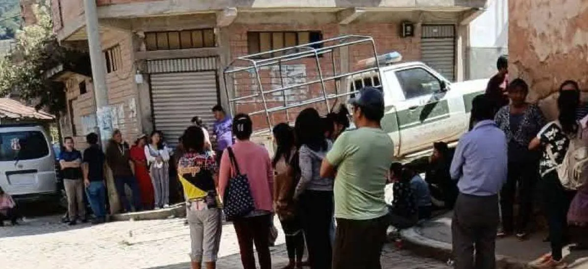 Hallan sin vida a una mujer en medio de una fiesta patronal en los Yungas; su concubino es el sospechoso
