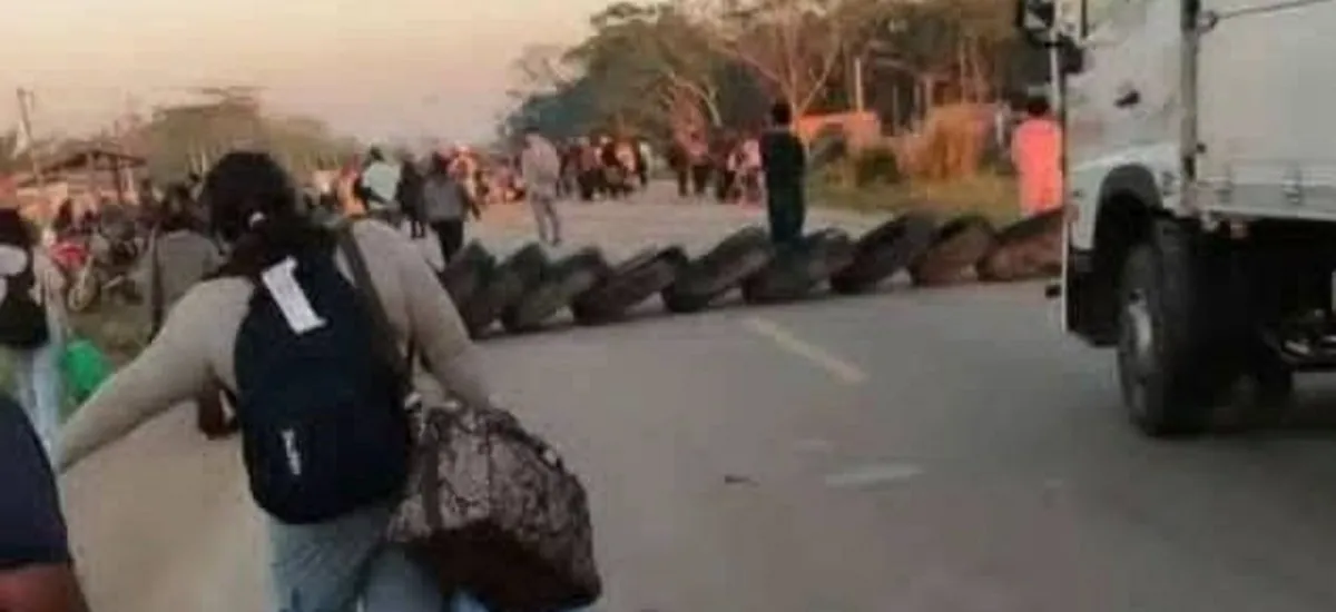 Tránsito suspende viajes a Trinidad debido a un bloqueo de productores que exigen abrogar el DS 5676