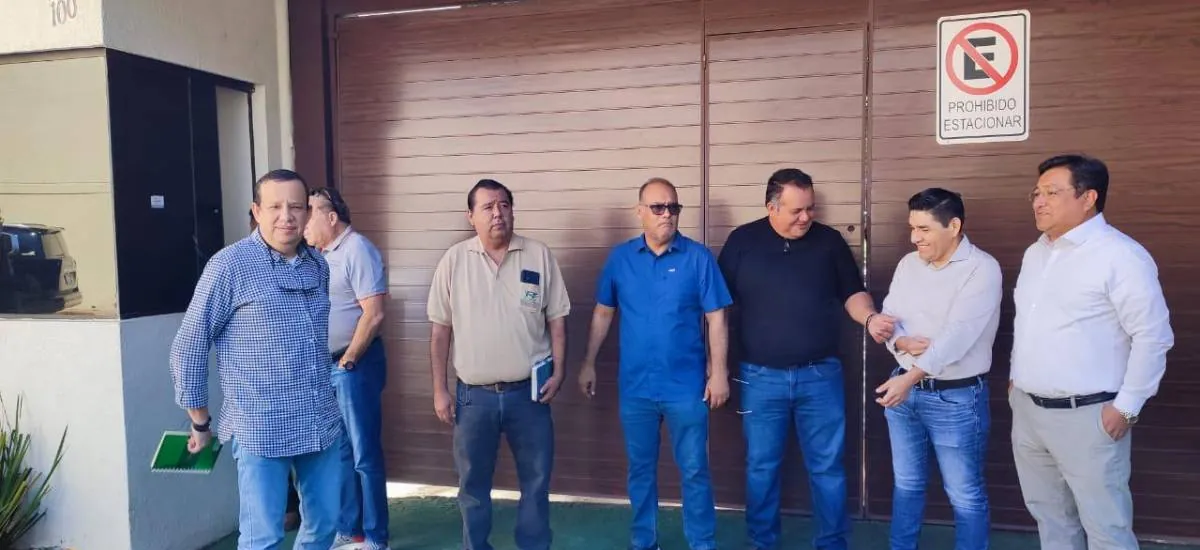 Cisterneros y YPFB se reúnen para evitar paro anunciado para este lunes
