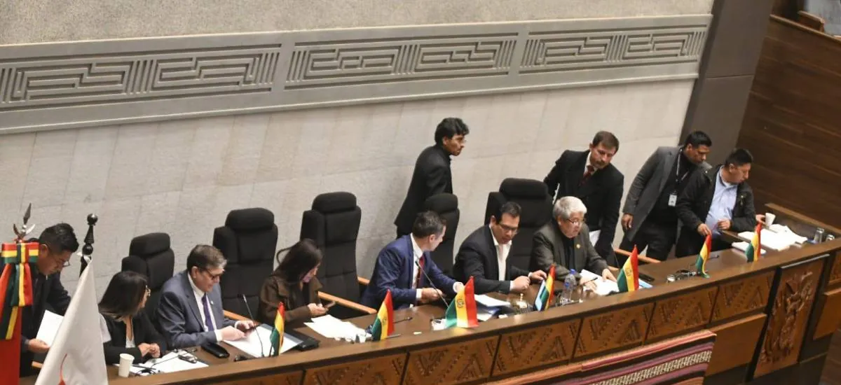 Tras descargos de Blanco, legislativo declara cuarto intermedio antes del debate de la interpelación