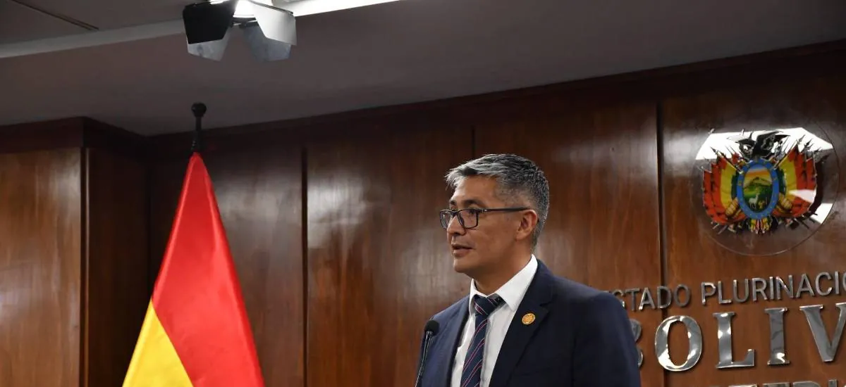 Fiscalía citará a Espinoza como investigado por la presunta compra irregular de un vehículo, señala Mariaca