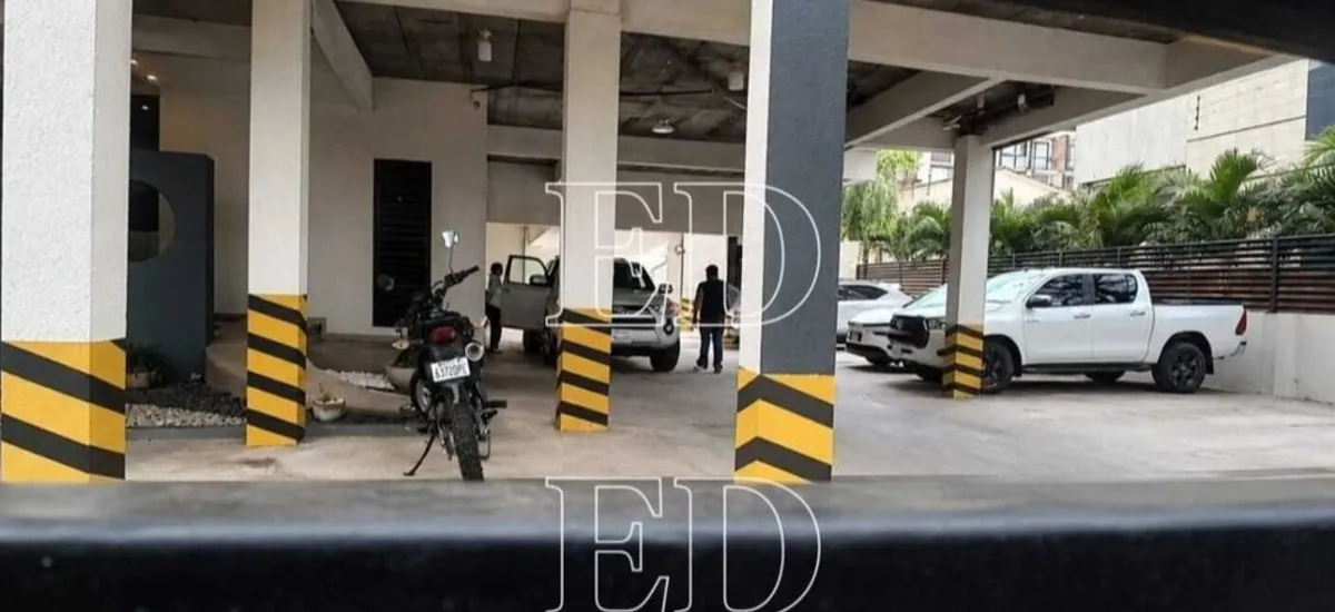 Caso armas: hallan fotos de autoridades con velas durante allanamientos