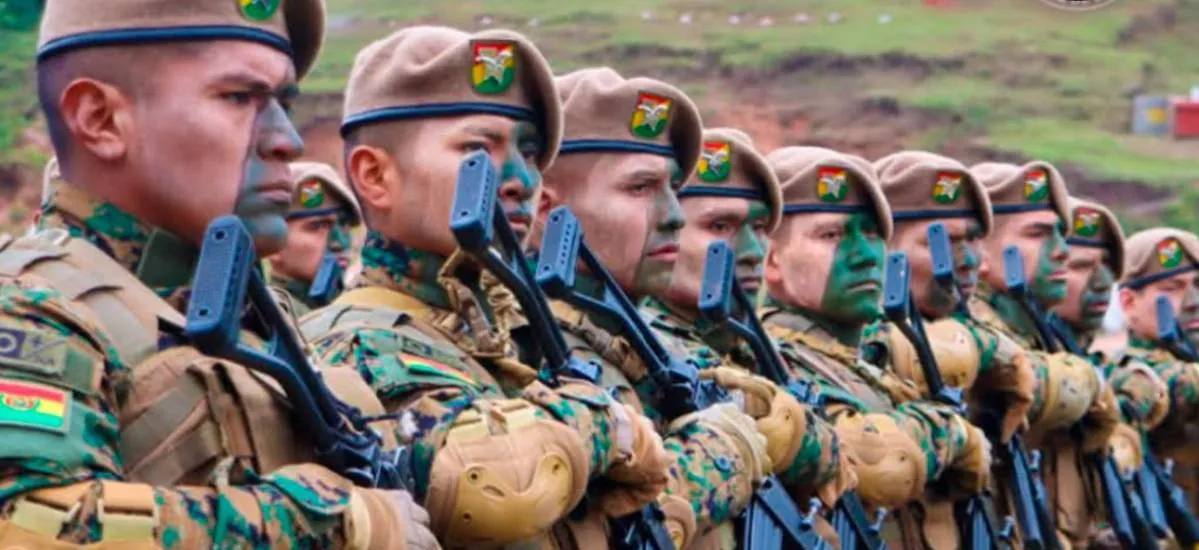 Cierran la avenida Juan Pablo II de El Alto por la Parada Militar; se forman filas en la Brigada Aérea