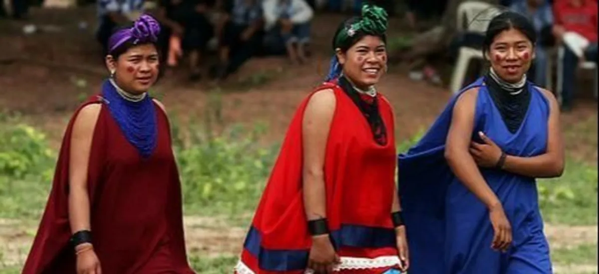Más de 2,1 millones de mujeres en Bolivia se identifican con pueblos indígenas