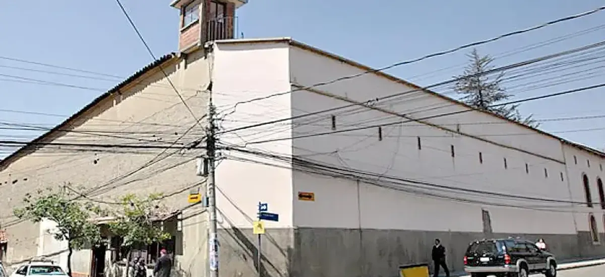 Recapturan a reo que fugó cuando era trasladado hasta una entidad financiera en La Paz