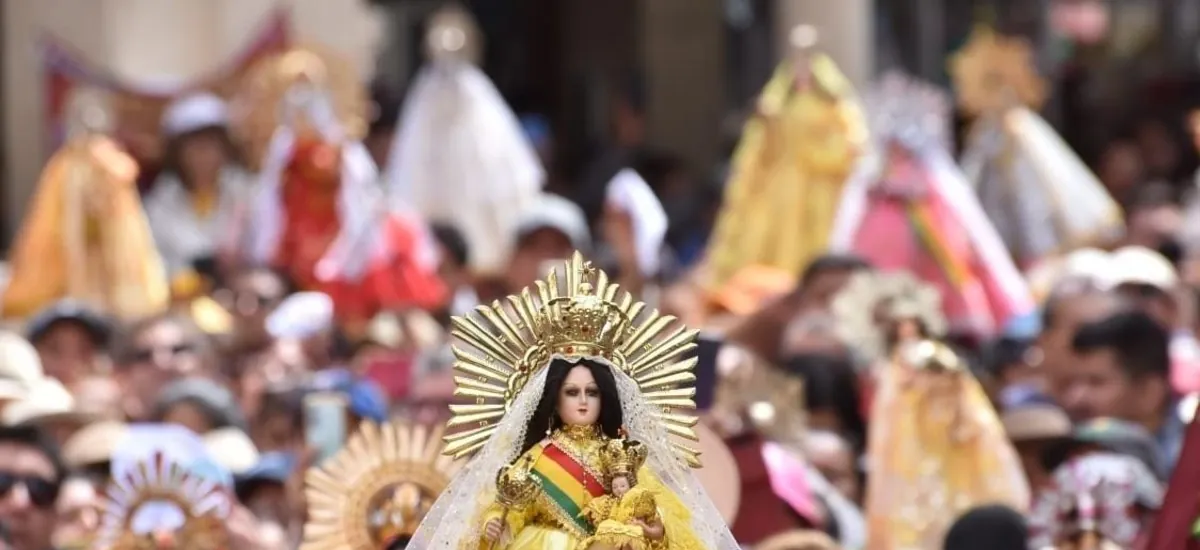 Fe y devoción marcan el día central de Urkupiña; Rodrigo Paz estará en la misa