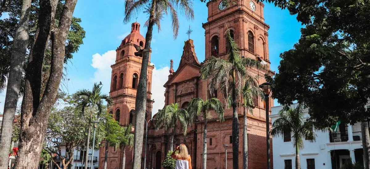 Ampliación de la avenida Cristo Redentor y el túnel de El Trompillo, en agenda de Diputados