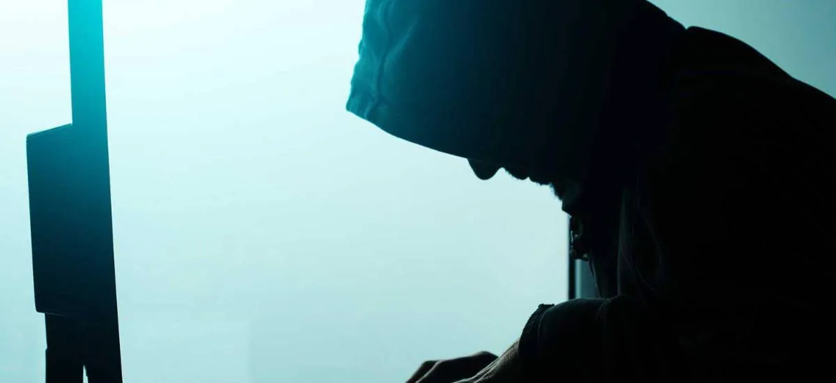 Policía interviene un inmueble en La Paz desde donde se distribuía pornografía a 18 grupos de redes sociales