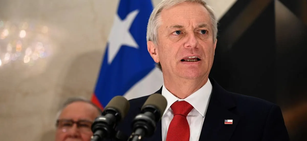 Kast cierra la unidad que investiga adopciones ilegales y causa indignación en víctimas