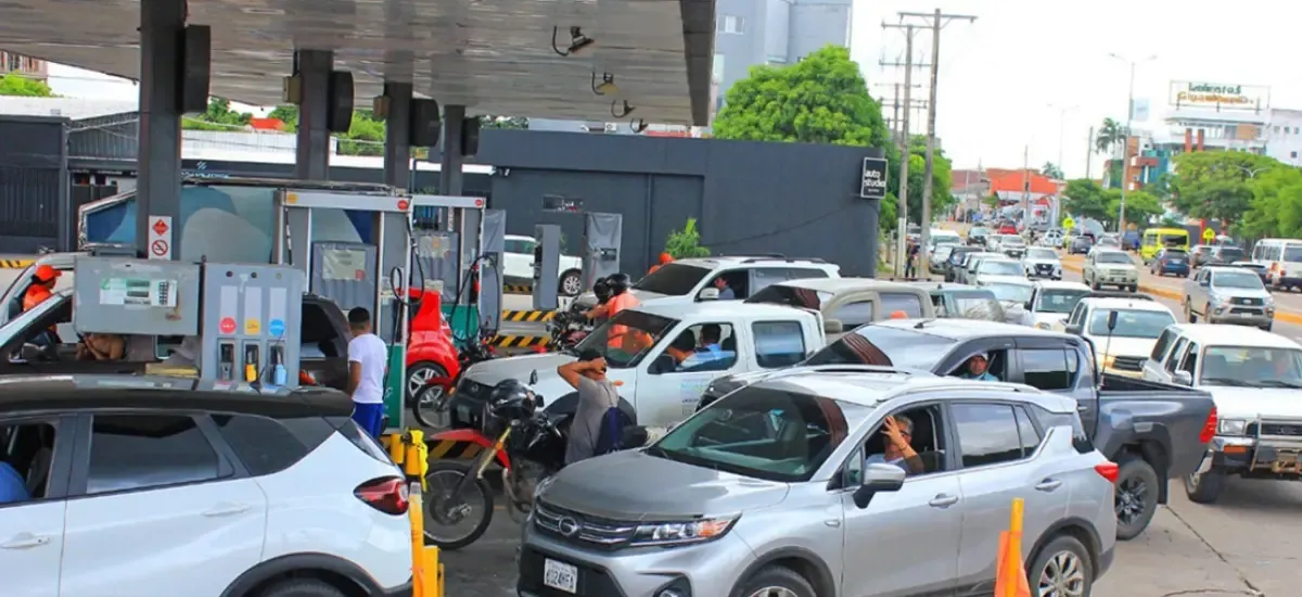 Surtidores proyectan inicio de venta de combustible importado por privados “desde el 6 de agosto”
