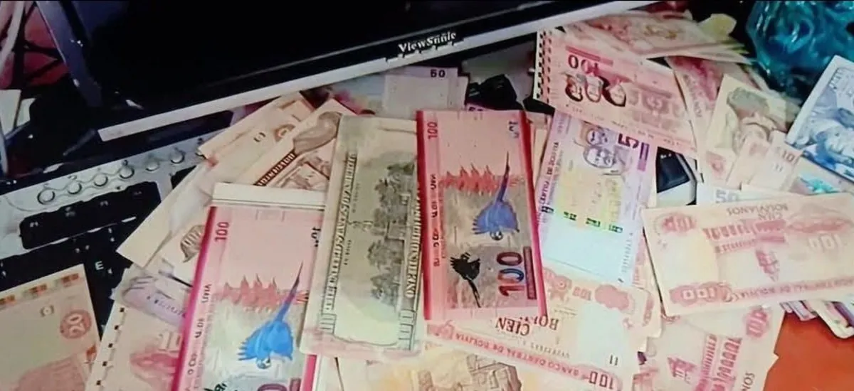 Desmantelan una fábrica de billetes falsos en Achocalla