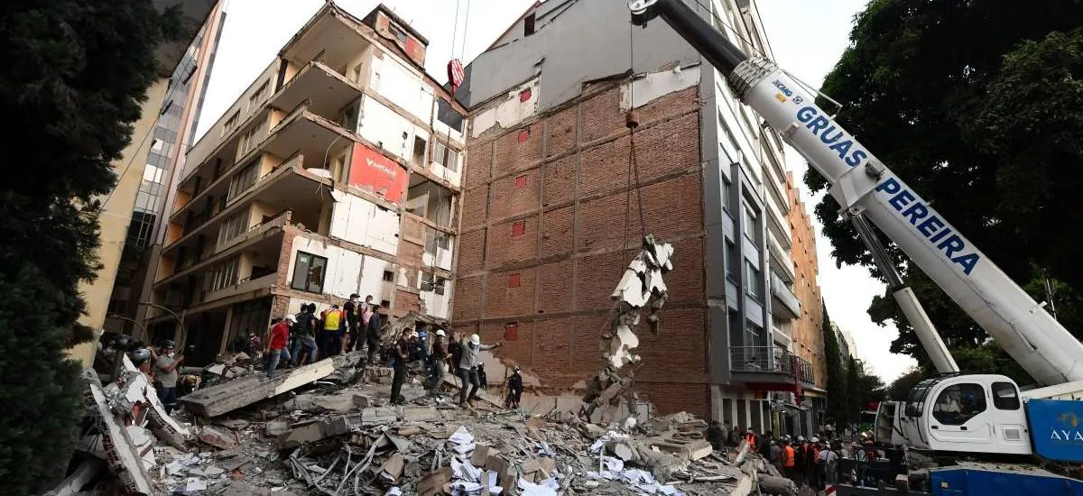 Al menos 132 muertos y 570 heridos deja el terremoto de magnitud 7,4 en Colombia