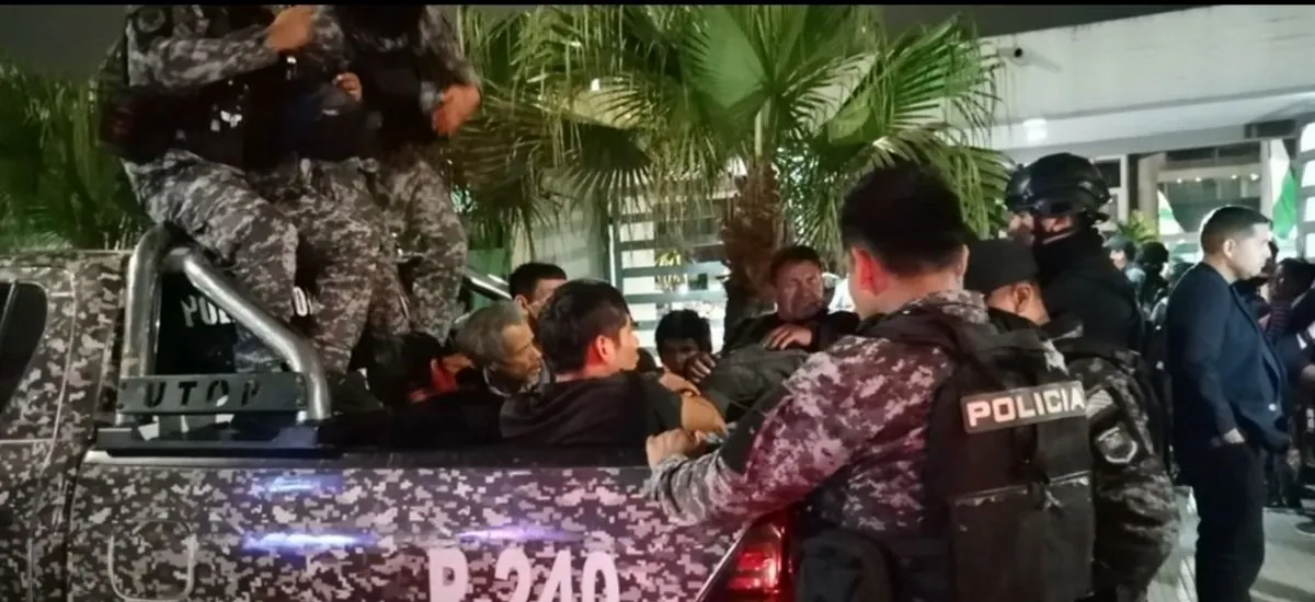 Operativo policial en el centro cruceño deja 34 arrestados
