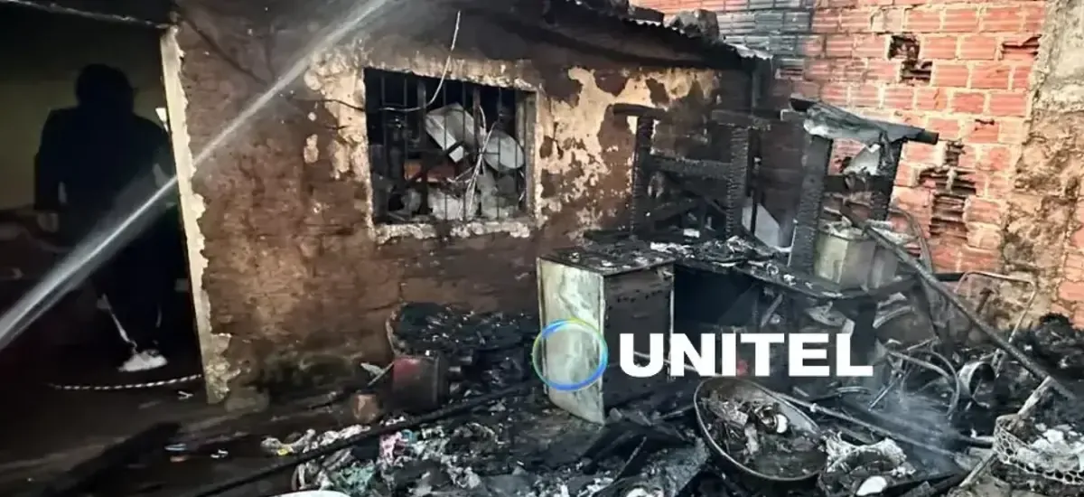 “Se ha quemado todo”: Madre y sus dos hijos se quedaron sin nada tras el incendio en su casa en El Alto