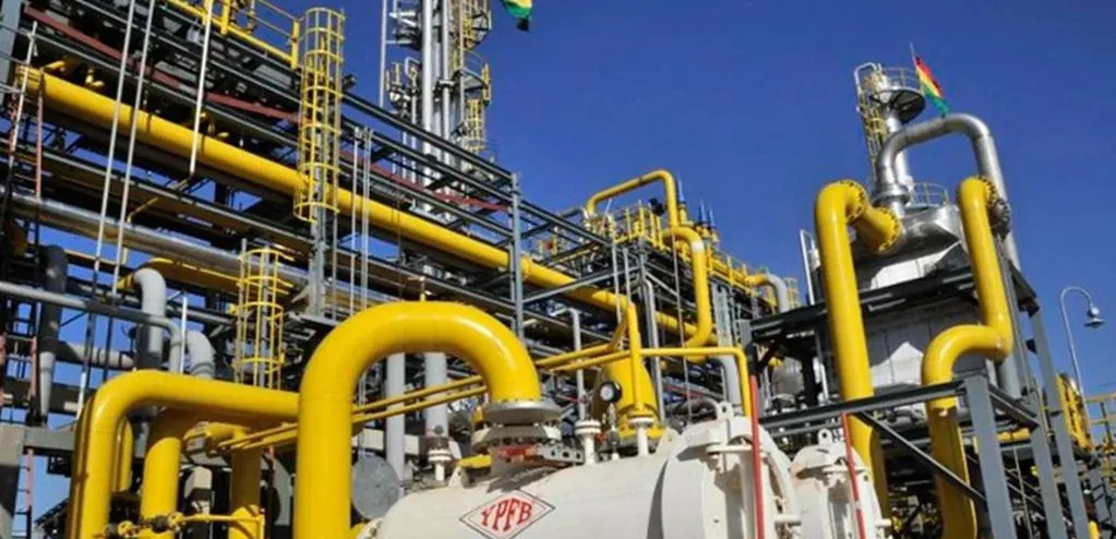 Exministro alerta que la crisis de YPFB profundiza la falta de dólares y urge una reestructuración