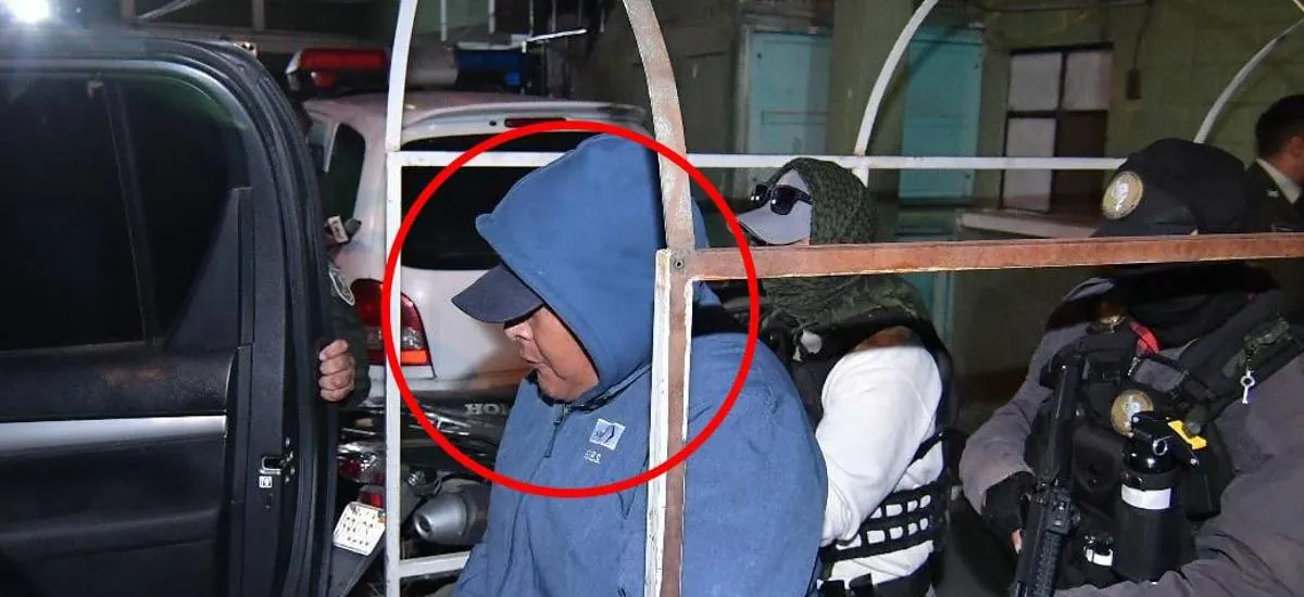 Bajo fuerte resguardo policial, trasladan a Vicente Salazar a Chonchocoro para cumplir detención preventiva