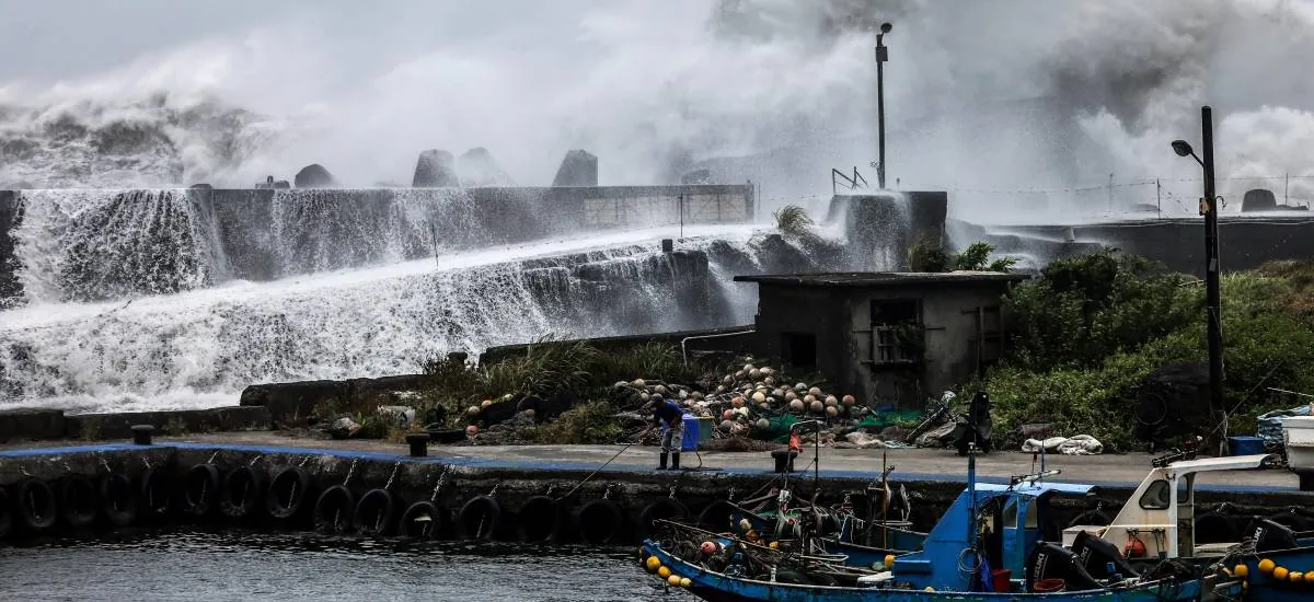 Al menos 15 juertos en Filipinas y más de 1.000 evacuados en Taiwán por el tifón Bavi