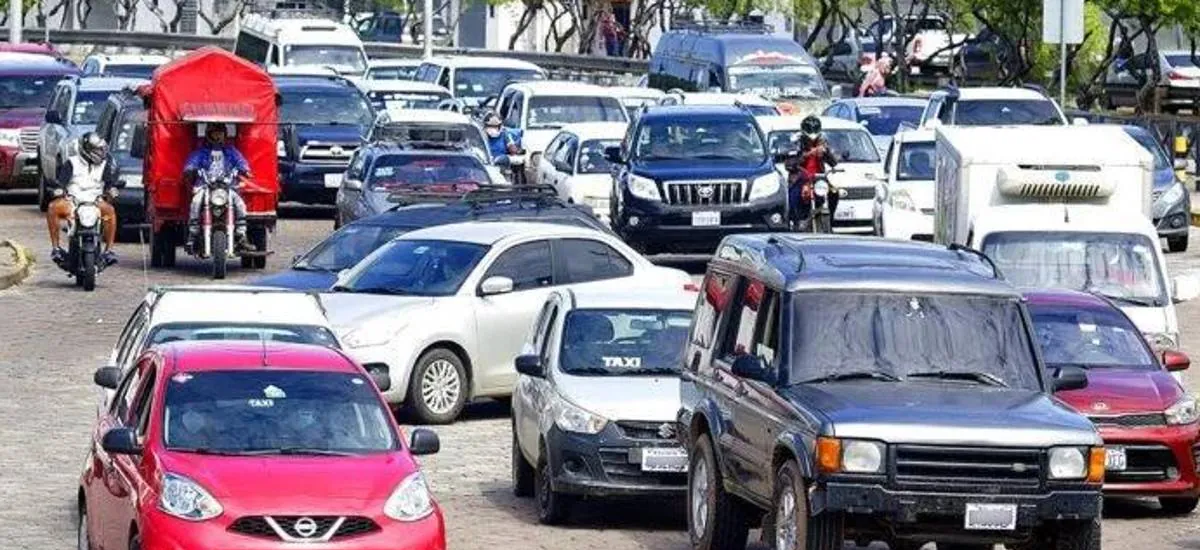 Alcaldía cruceña señala que auditoría identificó 45.000 vehículos y 30.000 patentes con rebaja irregular de impuestos