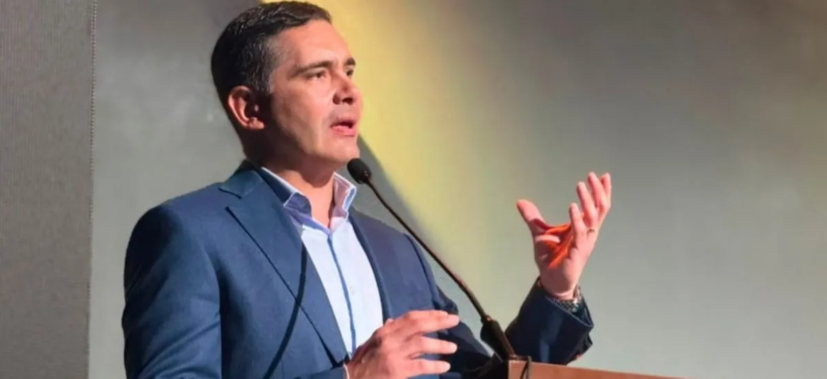 Paz designa a Óscar Mario Justiniano como ministro interino de Economía
