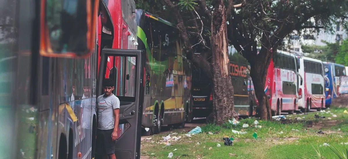 La falta de diésel reduce el transporte de buses y el flujo de encomiendas