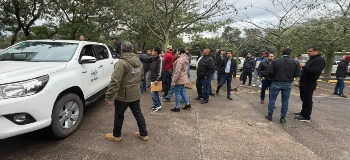 Se anuncian despidos: Alcaldía cruceña saca brigadas a centros de salud para controlar al personal en medio del paro
