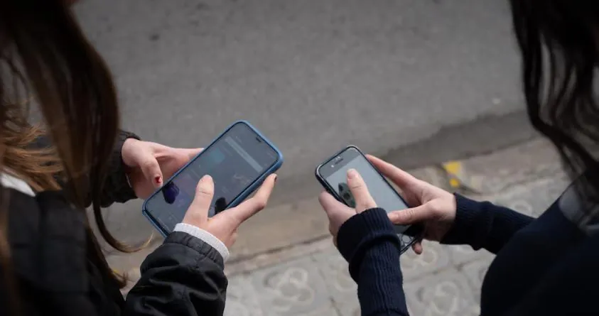 Rastreo de celulares permite encontrar en Santa Cruz a dos adolescentes desaparecidas en La Paz, reporta la Policía