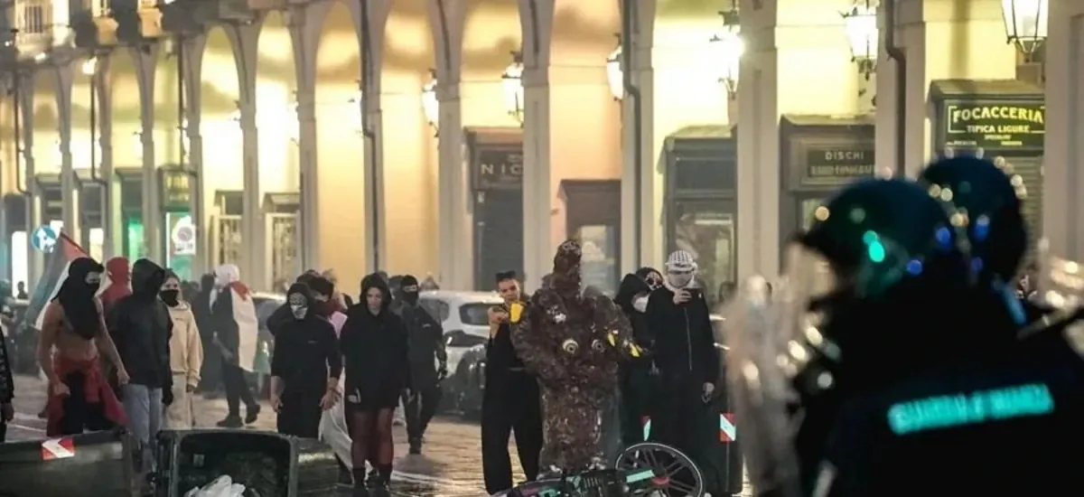Milán vuelve a vivir una tarde de disturbios y choques entre grupos de jóvenes y policía