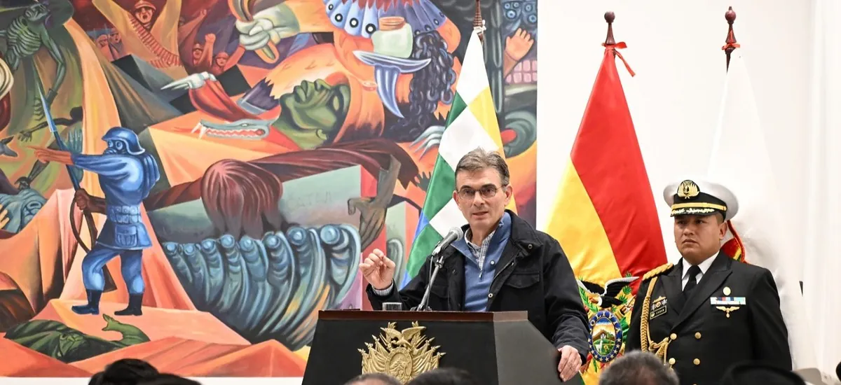 Gobierno anuncia inversión de Bs 1.000 millones en enlosetados para generar 100.000 empleos