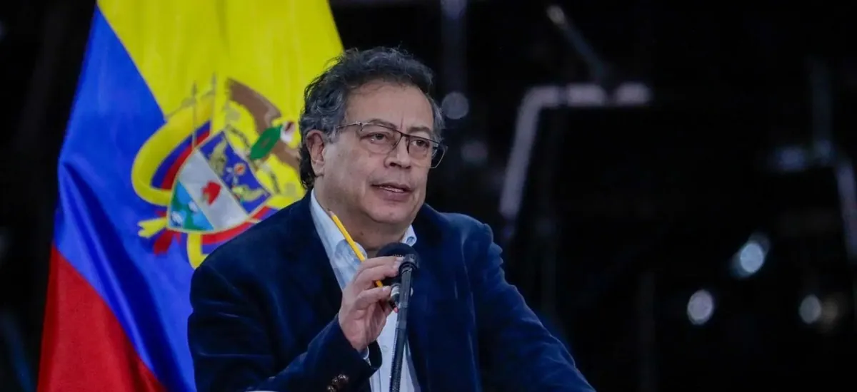 Petro no autoriza que la investidura de De la Espriella sea en una guarnición militar
