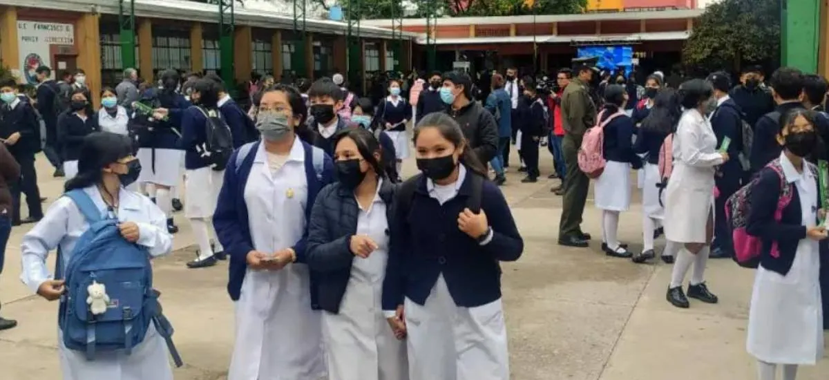 Con barbijo obligatorio, así será el retorno a clases en colegios de Cochabamba